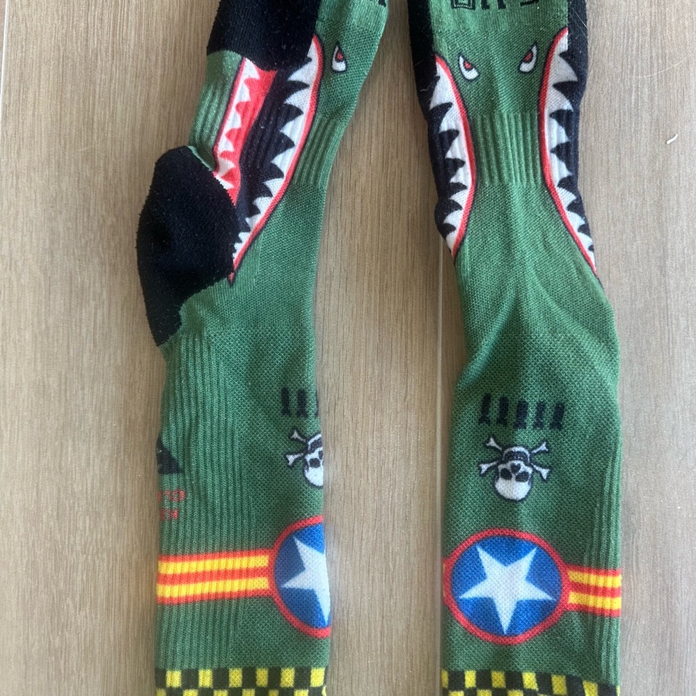 5.11 Tactical Sock and Awe Crew Air Raid Men’s Socks 
Box #250